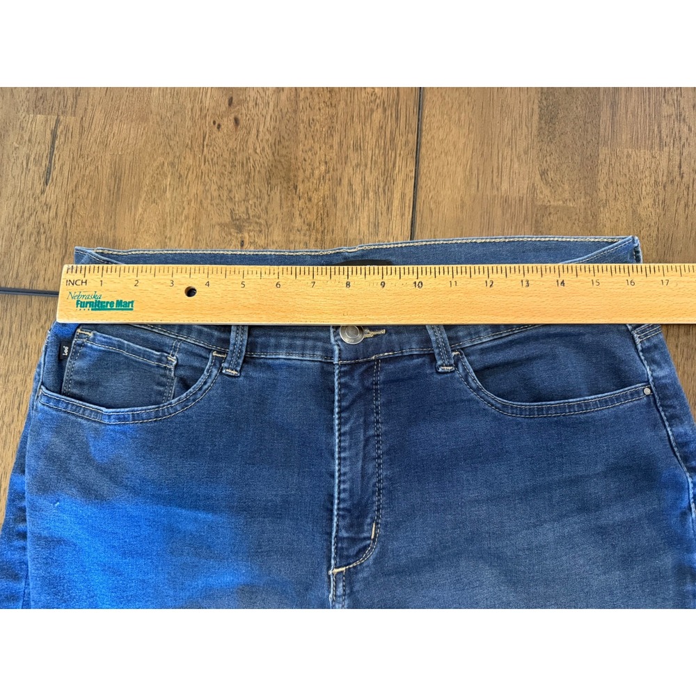 Lee Easy Fit Cropped Capri Jeans Medium Wash Blue Stretch Size 16M - Picture 3 of 7